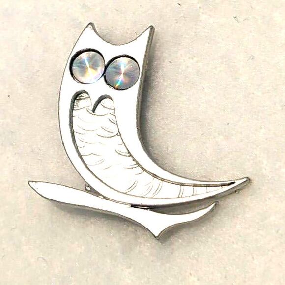 Owl Brooch Silver Tone - Picture 5 of 7